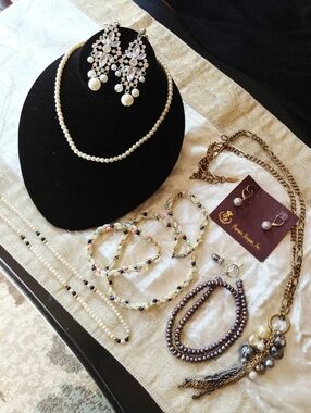 Vintage to Now Pearls & More Jewelry Lot Avon Premier Designs Coldwater Creek